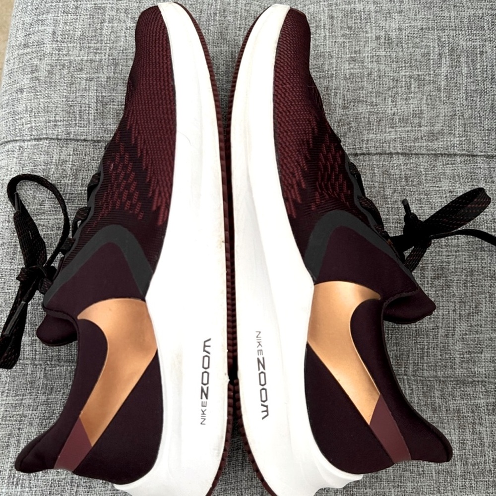 NIKE Zoom woman’s athletic shoes size 10